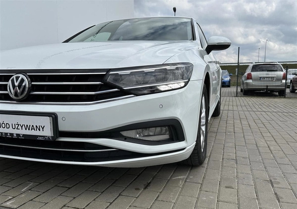 Volkswagen Passat cena 79900 przebieg: 136263, rok produkcji 2019 z Kowalewo Pomorskie małe 562